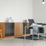 Hoe u het juiste elektrische zit-sta-bureau voor uw werkstation kiest